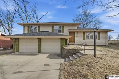 1811 S 133rd St, Omaha, NE 68144