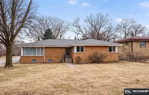 4904 N 50 St, Omaha, NE 68104