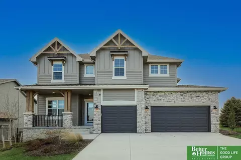 18827 Riviera Dr, Omaha, NE 68136