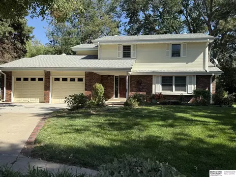 21414 Shamrock Cir, Elkhorn, NE 68022