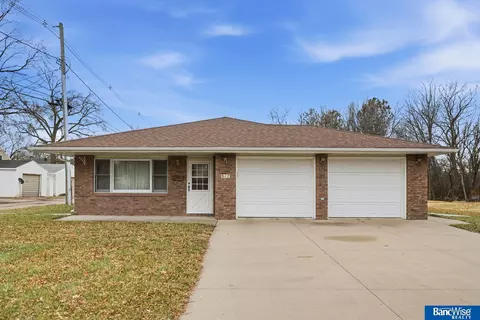 317 E 3rd St, Crete, NE 68333