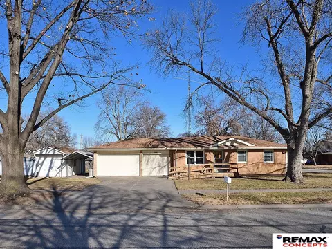 7040 Seward Ave, Lincoln, NE 68507