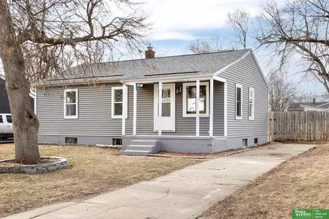 2530 Crawford St, Bellevue, NE 68005