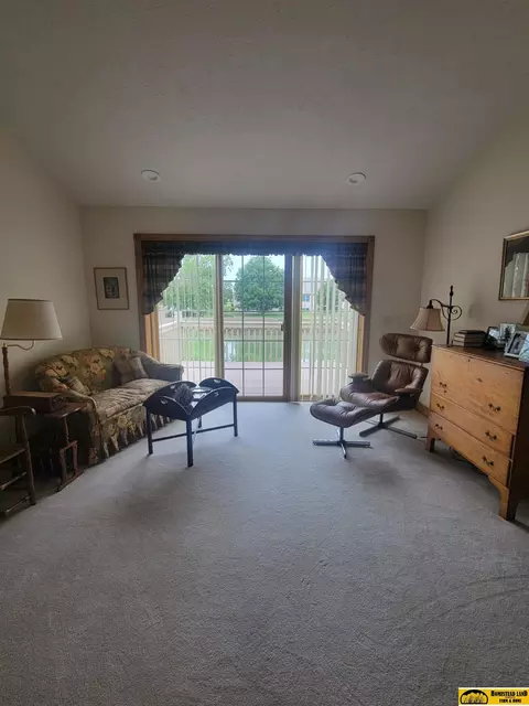 Living - 611 Spring View Cir, Beatrice, NE 68310 photo 2 of 3
