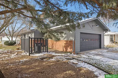 1320 Darwin St, Beatrice, NE 68310
