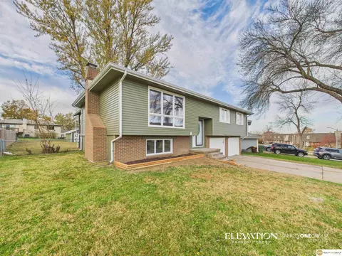 3715 Gayle Ave, Bellevue, NE 68123