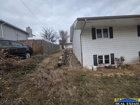 Exterior - 611 Valley View Dr, Ogallala, NE 69153 photo 1 of 8