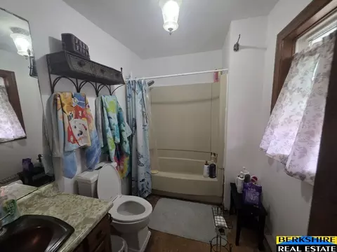 Bath - 611 Valley View Dr, Ogallala, NE 69153 photo 14 of 15