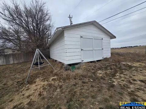 Exterior - 611 Valley View Dr, Ogallala, NE 69153 photo 5 of 8