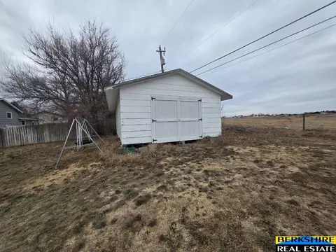 Exterior - 611 Valley View Dr, Ogallala, NE 69153 photo 4 of 8