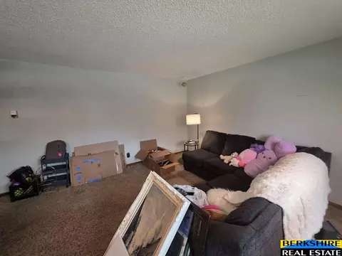 Living - 611 Valley View Dr, Ogallala, NE 69153 photo 4 of 9