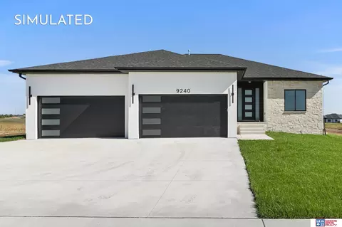 615 N 106th St, Lincoln, NE 68527