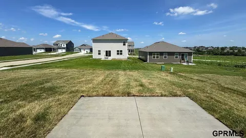 16326 Davidson St, Bennington, NE 68007 photo 20