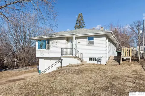 4462 G St, Omaha, NE 68107