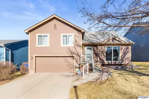 18060 Lillian St, Omaha, NE 68136