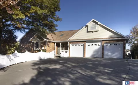 4720 Bingham Ct, Lincoln, NE 68516