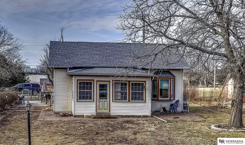 411 NW 84th St, Lincoln, NE 68528