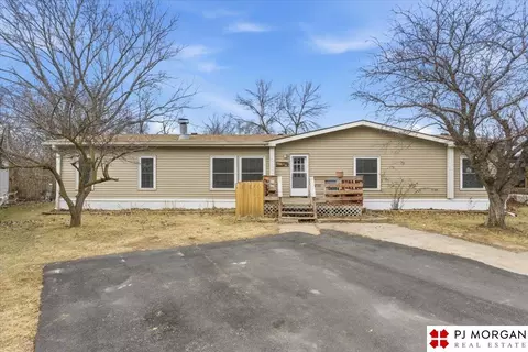 15174 D Plz #35, Omaha, NE 68144