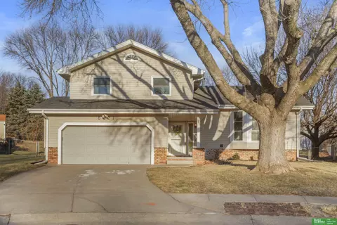 6021 S 109th Avenue Cir, Omaha, NE 68137
