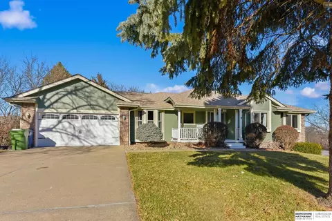 2504 Century Rd, Bellevue, NE 68123