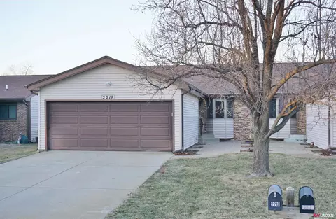 2218 Southwood Pl, Lincoln, NE 68512