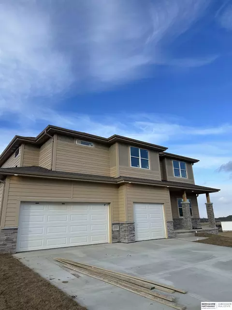 10418 Sherman St, Papillion, NE 68046
