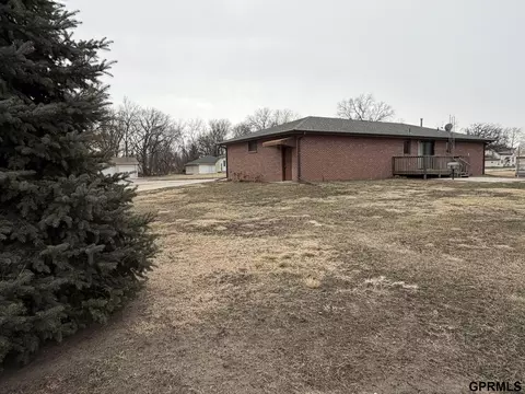 Exterior - 424 E 3rd St, Wilber, NE 68465 photo 4 of 5