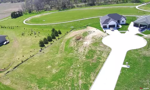 330 Cottonwood Ct, Bennet, NE 68317