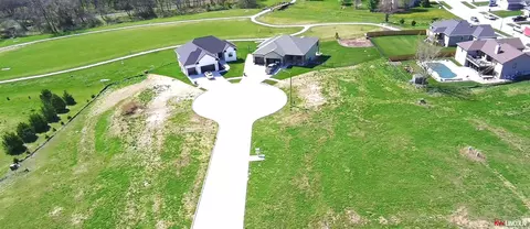 335 Cottonwood Ct, Bennet, NE 68317