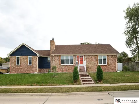 4955 Lakeshore Dr, Omaha, NE 68135