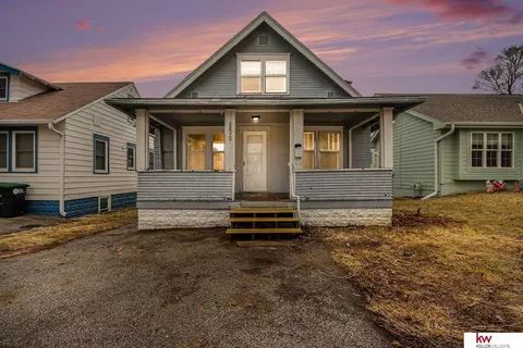2870 Laurel Ave, Omaha, NE 68111