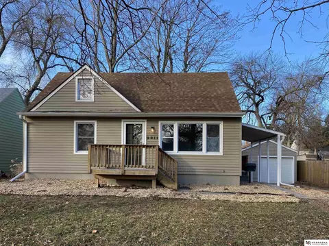 2211 S 37th St, Lincoln, NE 68506