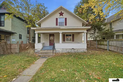 3119 R St, Lincoln, NE 68503