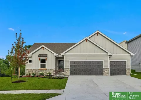 8707 N 177th St, Bennington, NE 68007