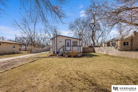 3917 Sumner St, Lincoln, NE 68506