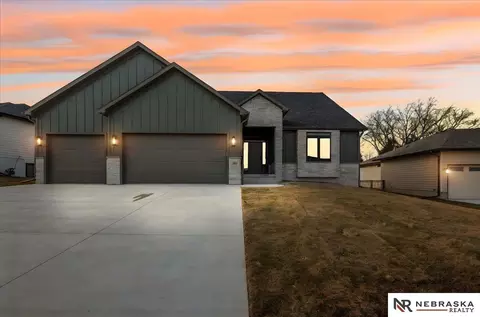 1031 S 88th St, Lincoln, NE 68510