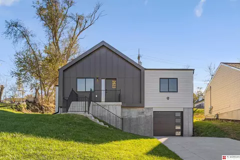 2623 Z St, Omaha, NE 68107
