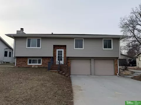 595 Elm St, Springfield, NE 68059