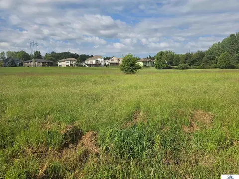 2905 Lakeside Dr, Plattsmouth, NE 68048
