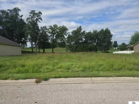 2829 Lakeside Dr, Plattsmouth, NE 68048