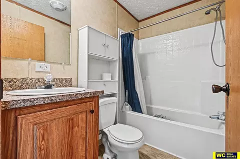 Bath - 950 Bridge St, Scribner, NE 68057 photo 2 of 2