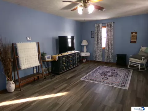 Living - 914 Bell St, Beatrice, NE 68310 photo 2 of 2