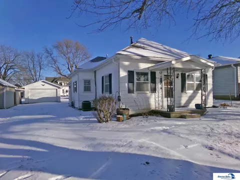 914 Bell St, Beatrice, NE 68310