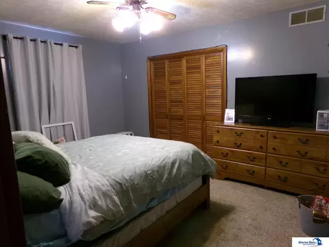 Bedroom - 914 Bell St, Beatrice, NE 68310 photo 1 of 3