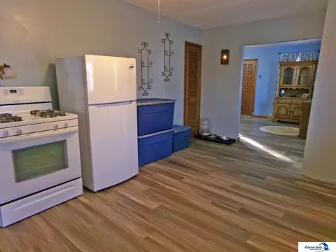 Kitchen - 914 Bell St, Beatrice, NE 68310 photo 4 of 4