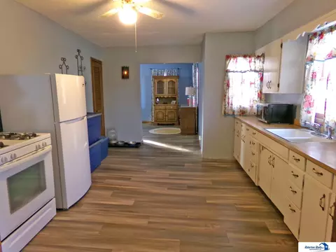 Kitchen - 914 Bell St, Beatrice, NE 68310 photo 1 of 4