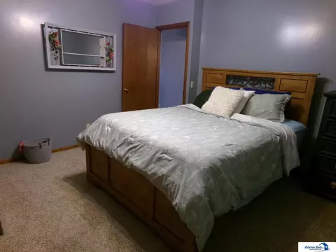Bedroom - 914 Bell St, Beatrice, NE 68310 photo 2 of 3