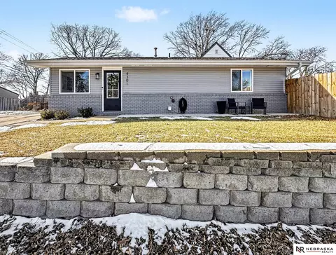 4301 S 54th St, Lincoln, NE 68506