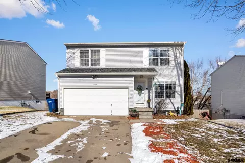 3004 Lone Tree Rd, Bellevue, NE 68123