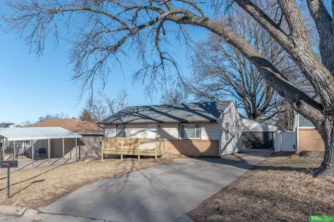 3812 Emiline St, Bellevue, NE 68147